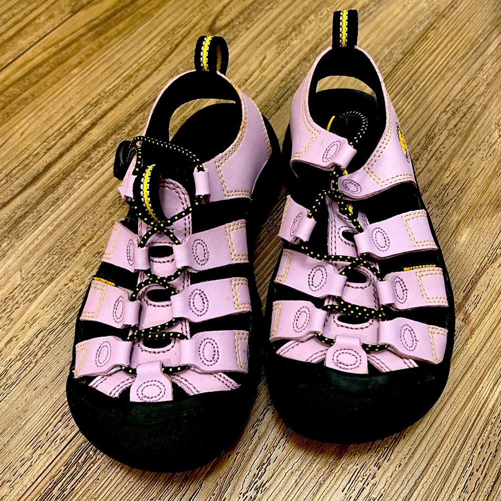 Water shoes